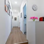 Loggia Garbatella לינה וארוחת בוקר 4*